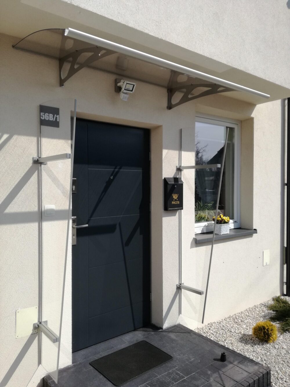 Ścianka Uniwersalna z Akrylu - daszek nad drzwi Arctom, daszki